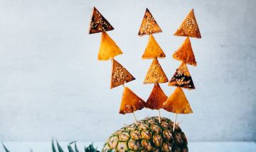 aperitivo vegano Brochetas agridulces veganas