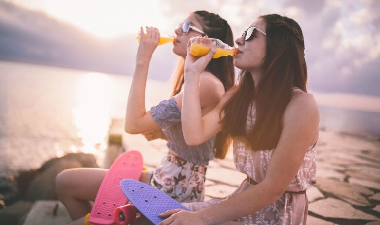 no beber alcohol nueva moda chicas zumo