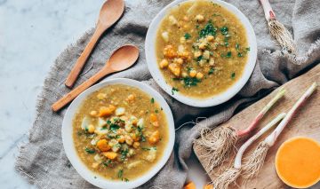 Sopa de quinoa y curry