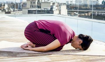posturas de yoga para reducir el estres