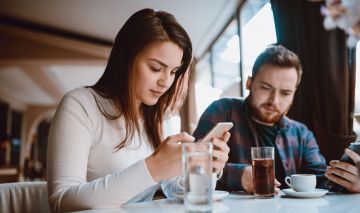 pareja movil consecuencias