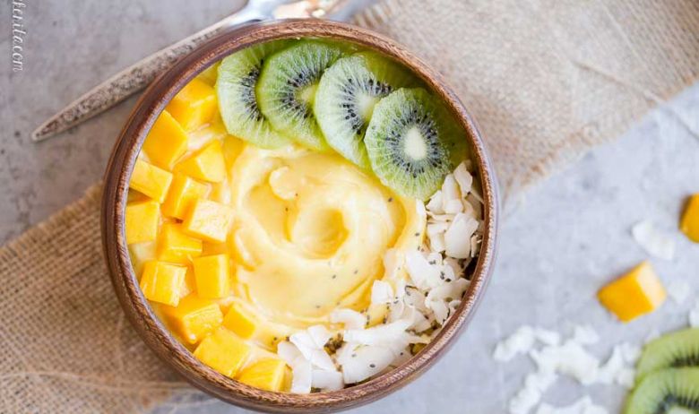 recetas bowls para el desayuno Mango Pineapple Smoothie Bowl