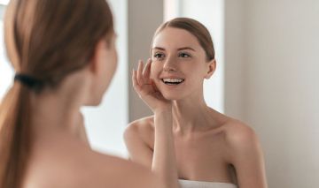 Cepillo facial para limpiar la piel