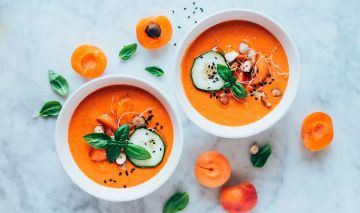 Gazpacho de albaricoques bajo en calorías